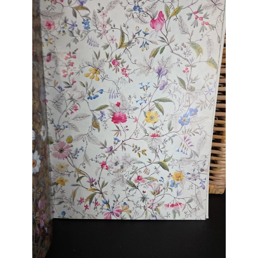 Giftwraps by Artists:  English Floral Patterns 18th Century Giftwraps Book USED!